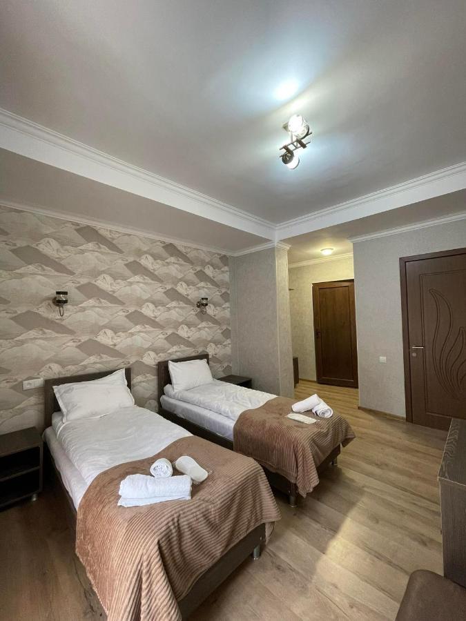 Hotel Shina Stepantsminda Exterior foto