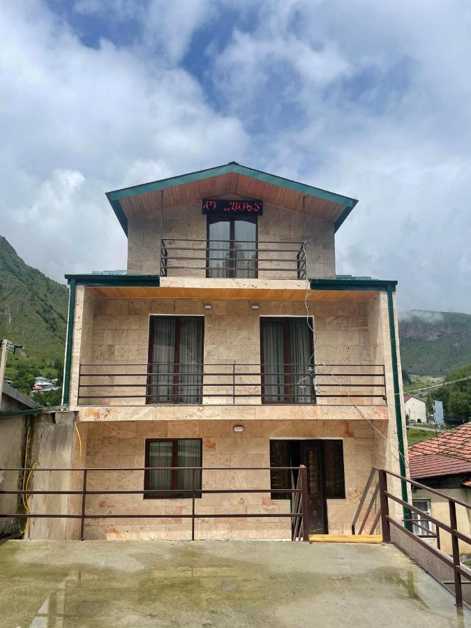 Hotel Shina Stepantsminda Exterior foto
